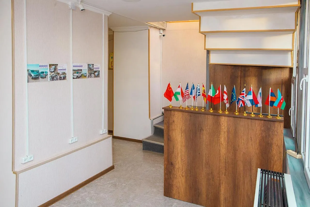 Blossom Hostel Updated ! Обновлено !!! City Center! Perfect Order!!! Snow-White Bed Linen!!! Идеальный Порядок!!! Белоснежное Постельное Белье!!! Центр Города !!! Tbilisi